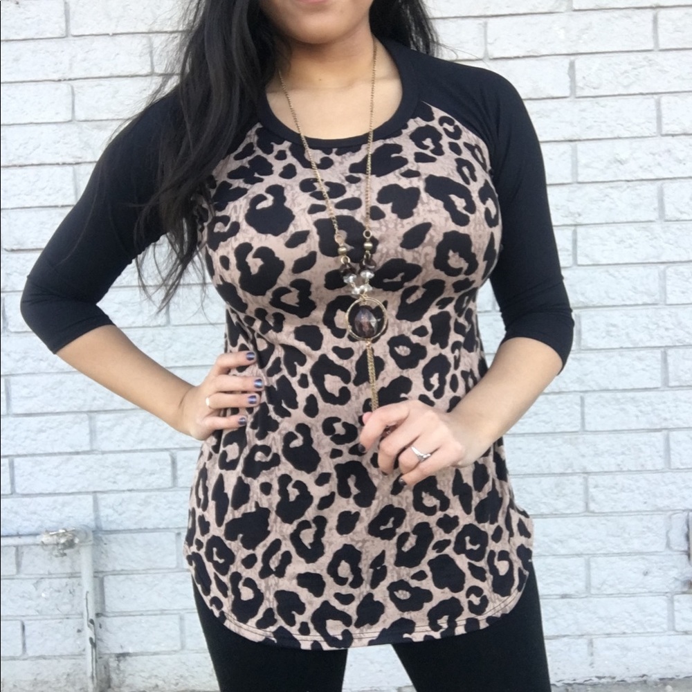 Piphany leopard Monrovia baseball tee